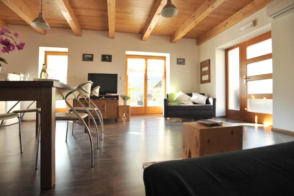 Apartment House Blazar Tolmin Pokoj fotografie